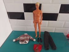 1703246 figurine poupée