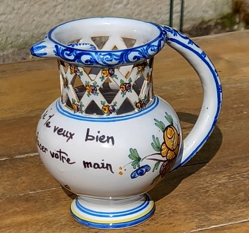 Pichet trompeur hauteur cm - hauteur,