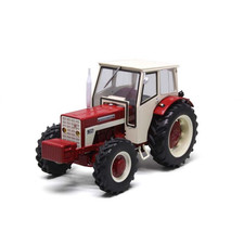 TRATTORE IH 724 4x4 CAB 1:32