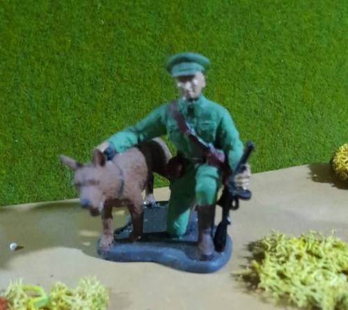 Soldat avec chien plomb 32 - avec,