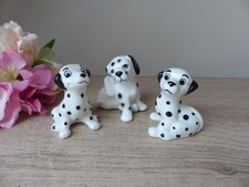 Ensemble de trois figurines miniatures dalmatiens romantiques céramique vintage