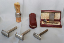 Lot de rasoirs Gillette, Apollo, porte savon, bléreau