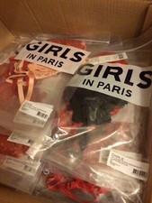 lot revendeur lingerie Soutien-gorge Girls in Paris