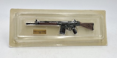 Hachette die cast armes - hachette,