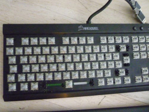 Clavier corsair k70 - corsair, manque