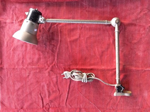 Ancienne belle lampe - , d'atelier