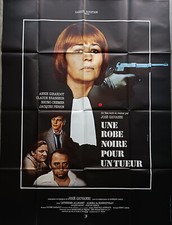 UNE ROBE NOIRE POUR UN