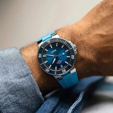 Calibre de date ORIS Aquis 400