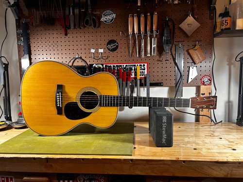 Brand new martin - om-28e, with