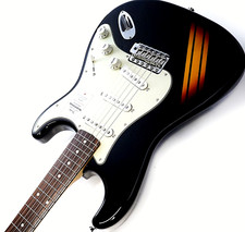 Fender MIJ Traditional 2025 Collection Stratocaster Competition années 60 noi...