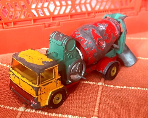 Matchbox camion boule toupie - camion,