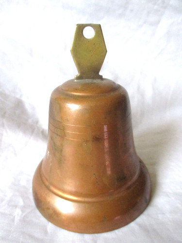 Petite cloche ancienne - , en