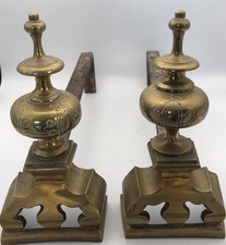 Paire De CHENETS Vintage Avec Tête En Laiton à Décor De Motifs