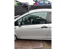 Porte gauche Toyota Yaris P13