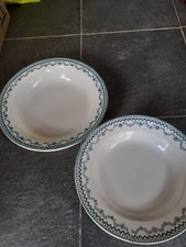 12 Assiettes Creuses Et 1 Plat