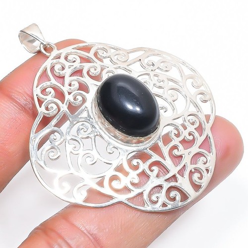 Pendentif ovale pierre