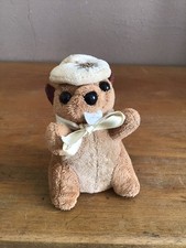 Petite peluche marmotte  siffleuse  avec béret H 12cm