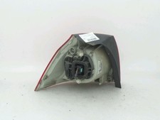 Feu arriere principal droit