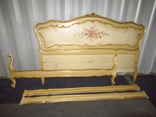ANCIEN LIT STYLE VÉNITIEN EN BOIS PEINT ET DORÉ DÉCOR FLEURI-160 CM LARGE-N°19
