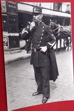 cpm , reproduction , paris 1900 , costume de gendarme