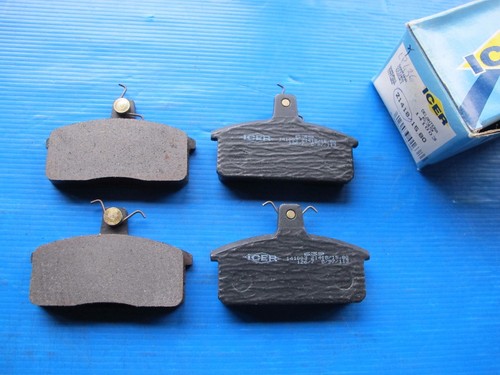 Plaquettes freins avant - de,