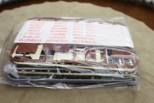 A    VENDRE   UNE    MAQUETTE