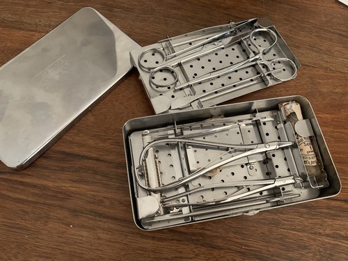 Coffret instruments médicaux