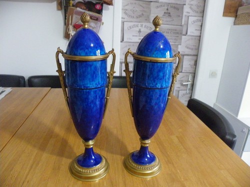 Paire vases avec - de,