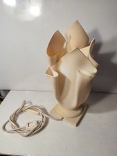 LAMPE DRAPEE DANS LE GOUT DE GEORGIA JACOB PLEXIGLASS ET SOCLE PLATRE