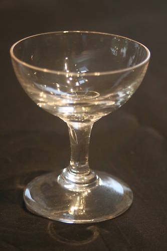 Verre liqueur pied - a,