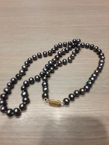 Black pearl necklace - black, 14k
