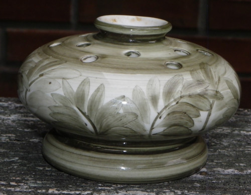 Footed pottery flower - footed,
