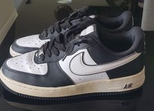 Baskets Nike air force, couleur noires et blanches