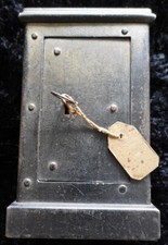 9 (neuf) Tirelires Coffres-Forts