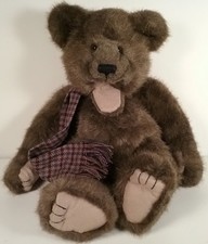 Wiley P. Chatsworth 18" Boyds