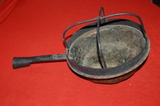 TRES ANCIENNE BASSINOIRE