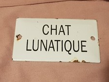 Jolie Petite Plaque Émaillée  " Chat Lunatique "
