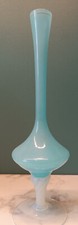 vase vintage en opaline bleu