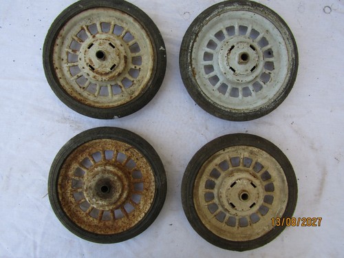 Lot 4 anciennes roues - anciennes,