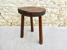 tabouret tripode en bois massif, brutaliste, des années 60-70, brutalist stool