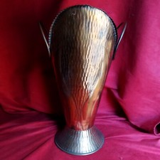 Porte parapluie, seau à charbon, objet d'âtre en cuivre.