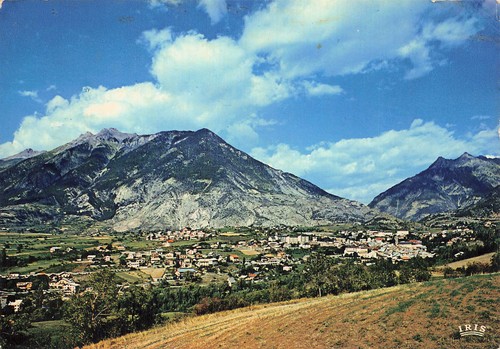 Guillestre fond les - au,