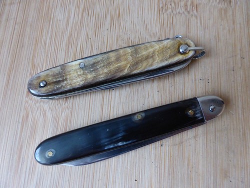 Anciens couteaux pliants type