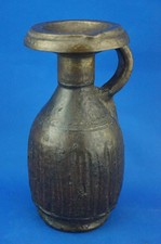 Vase funéraire en argile céramique, figuline rosée et métal, Lekythos aryballica