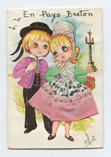 Carte postale brodée avec tissus. Costumes traditionnels . BRETAGNE