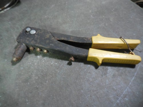 Pince rivets riveteuse - rivets,