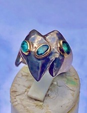 BAGUE MODERNISTE  OR et ARGENT  sertie d 'émeraudes- bijou d' artiste - N°313