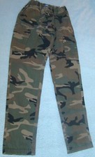 PANTALON CAMOUFLAGE JACK & JONES - TAILLE 13 ANS