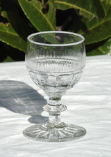 Verre en cristal taillé dans