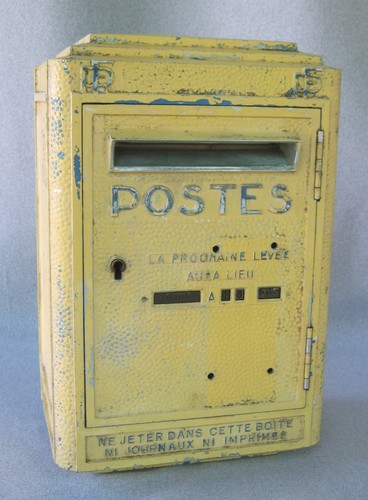 Ancienne boite aux lettres - à,